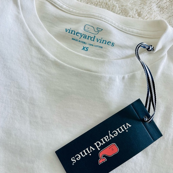 new with tags Vineyard Vines tee!! 🤍 - Picture 2 of 4